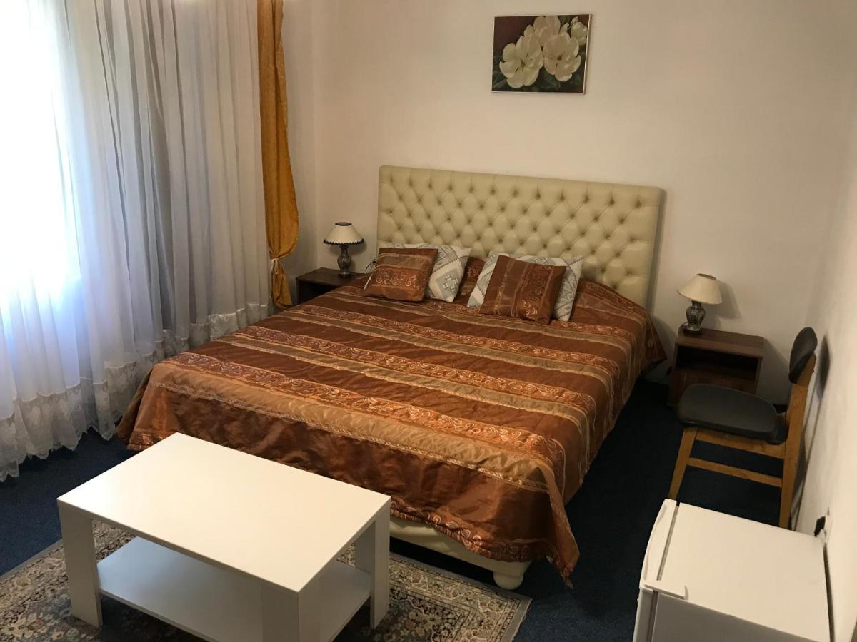Madam Svetlana Bed & Breakfast ติวัต ภายนอก รูปภาพ
