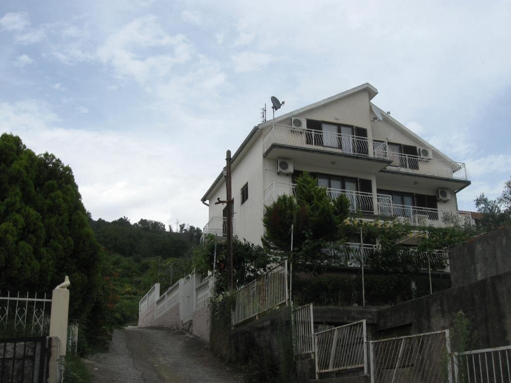Madam Svetlana Bed & Breakfast ติวัต ภายนอก รูปภาพ