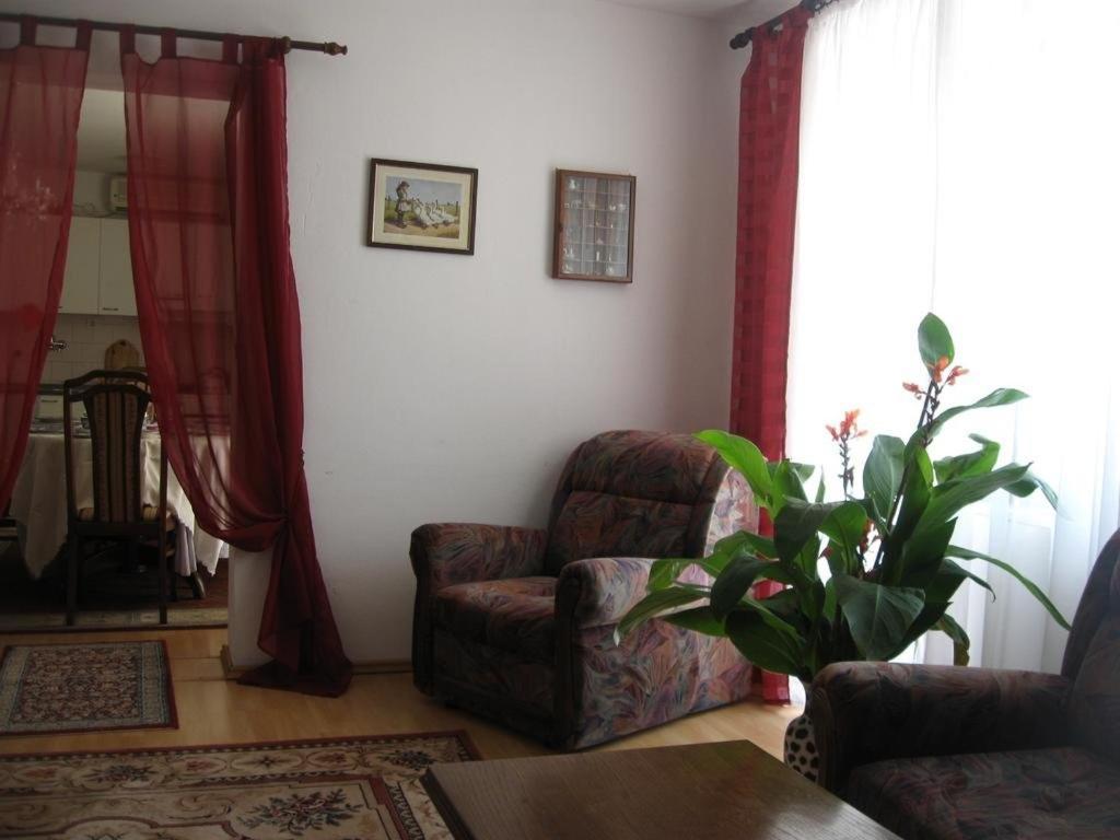 Madam Svetlana Bed & Breakfast ติวัต ภายนอก รูปภาพ